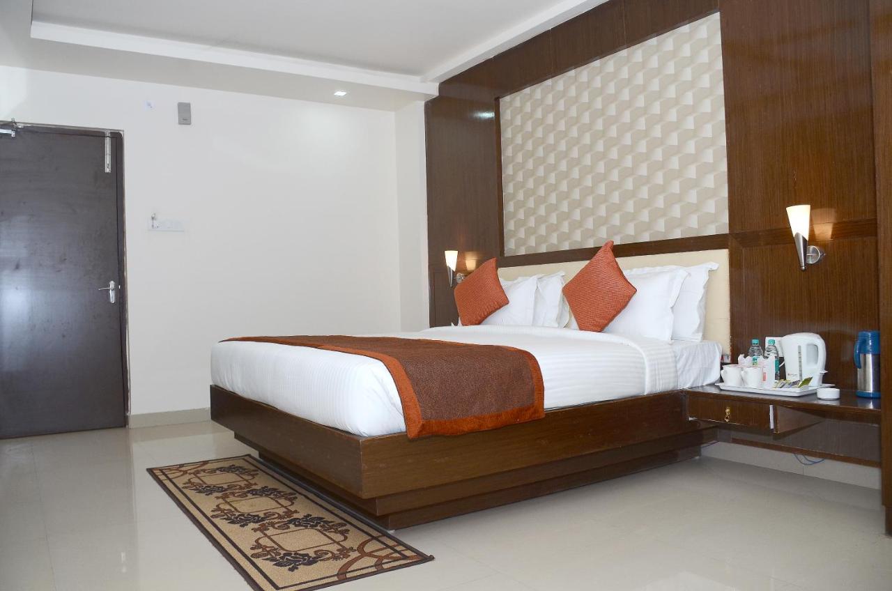 Vaishnavi Clarks Inn Buxar Kültér fotó