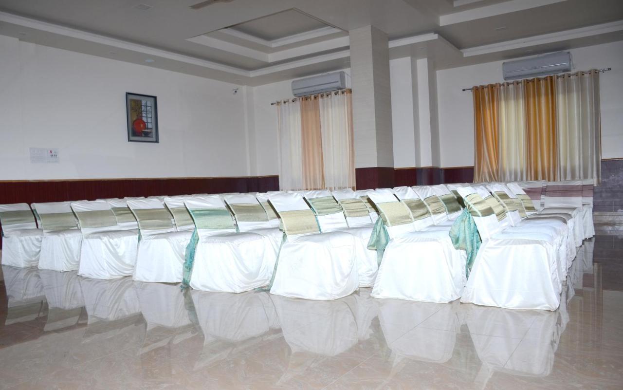 Vaishnavi Clarks Inn Buxar Kültér fotó