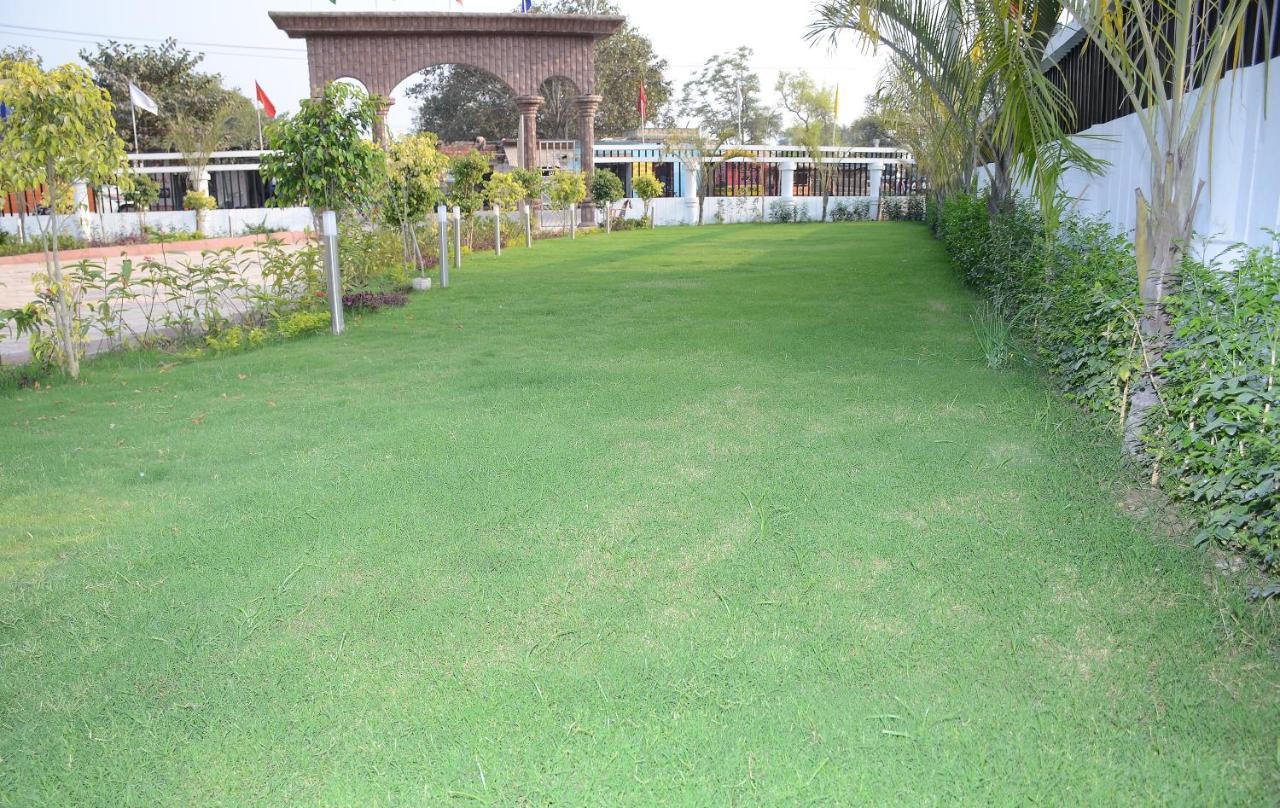 Vaishnavi Clarks Inn Buxar Kültér fotó