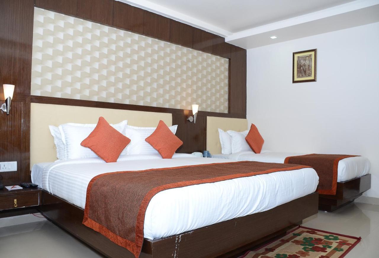 Vaishnavi Clarks Inn Buxar Kültér fotó
